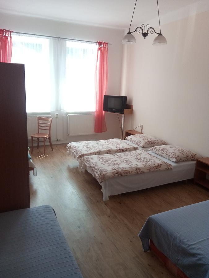 U Pastorku Hotel Racice  Eksteriør billede
